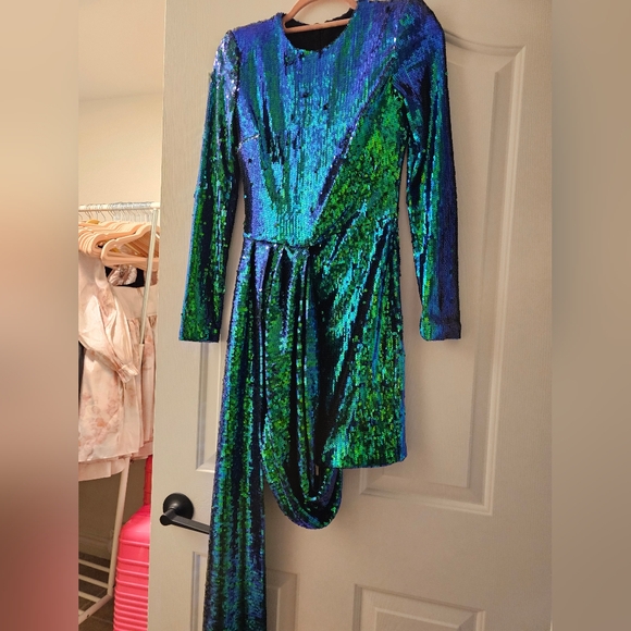 Nadine Merabi                                 GIGI IRIDESCENT GREEN DRESS - Picture 4 of 7